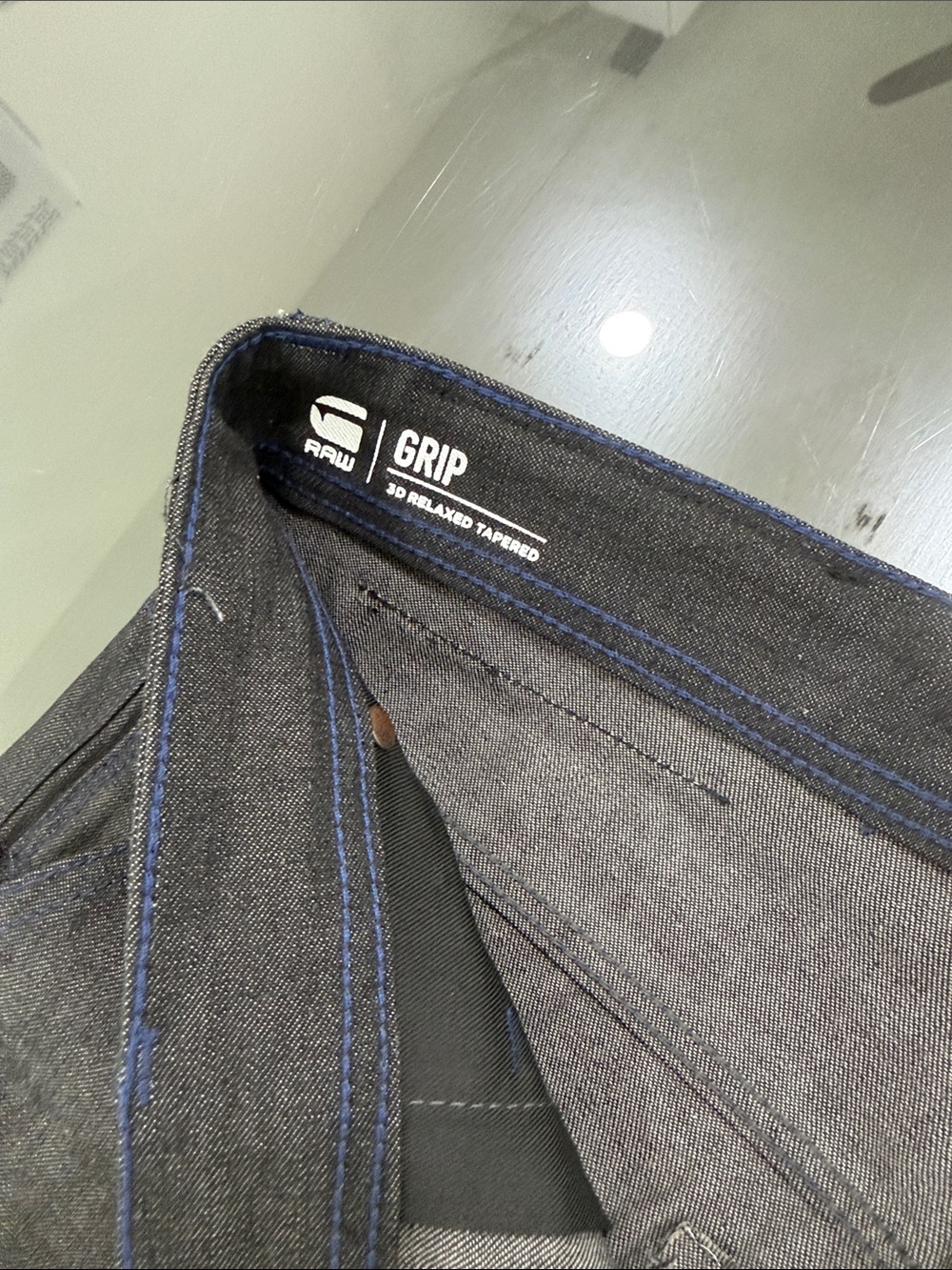 G-Star Grip Men's Dark Gray Relaxed Tapered Jeans with Blue Topstitching 34x30